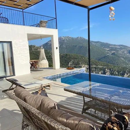 Willa Mavinin Sonsuz Tonu 3 Yatak Odasi 3 Banyo Fethiye